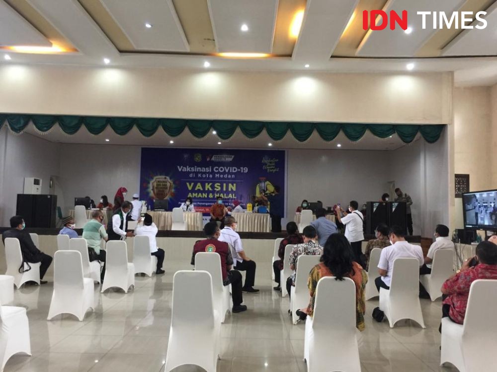 Vaksinasi di Medan Dimulai, Plt Wali Kota Akhyar Tak Ikut Disuntik