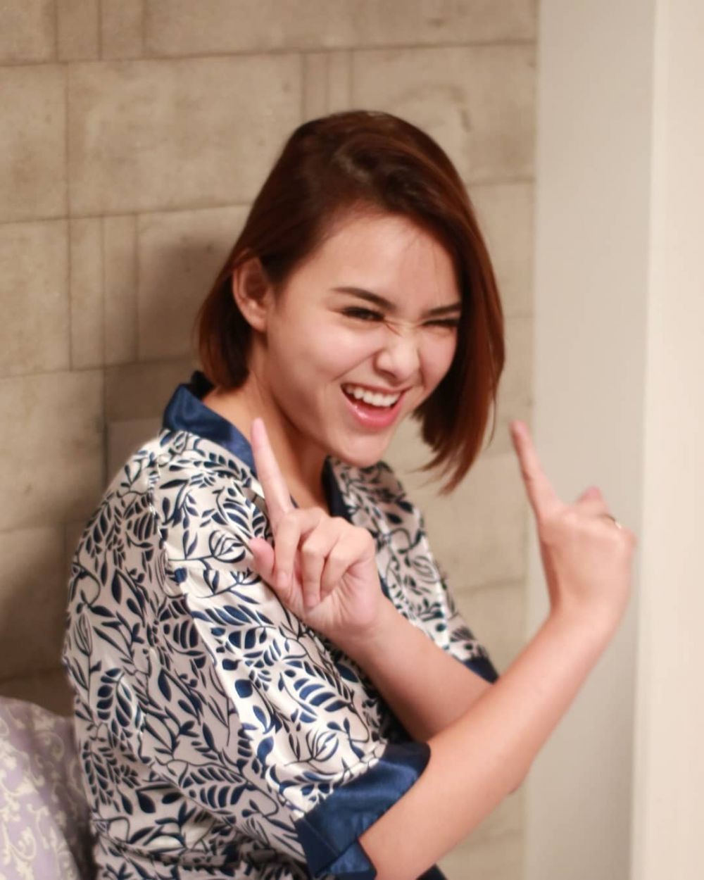 Di Sinetron Dingin, 10 Potret Pemain Ikatan Cinta Aslinya Humoris