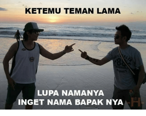10 Meme Canggung saat Berpapasan yang Bikin Auto Ketawa Ngakak
