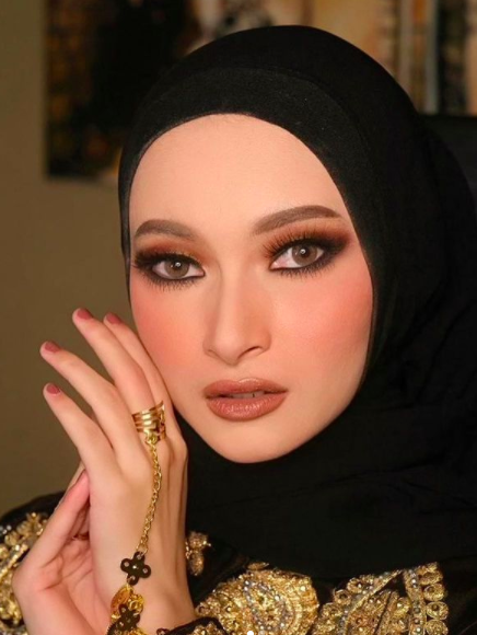 Berdarah Arab, 10 Pesona Bak Barbie Valda Alviana Istri Reza D'Academy