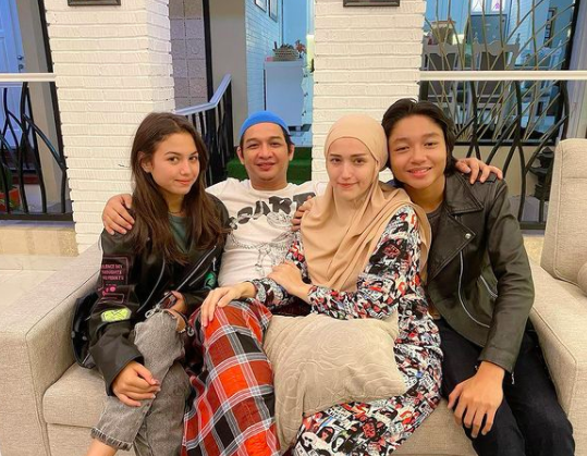 9 Potret Kedekatan Pasha Ungu dan Tujuh Buah Hatinya, Ayah Idola Nih