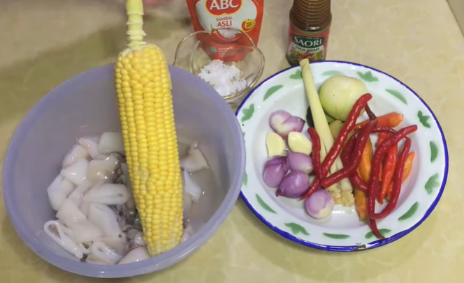 Resep Cumi Saus Padang ala Resto Seafood, Rasanya Nendang Abis!