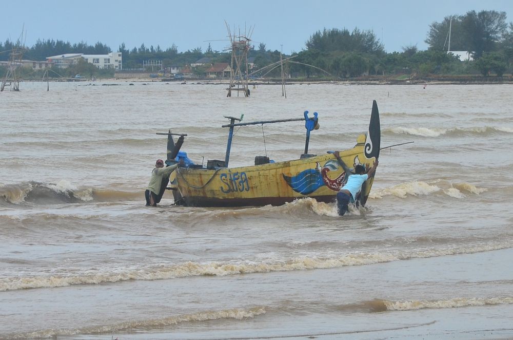 Seorang Nelayan Hilang di Perairan Pesisir Surabaya