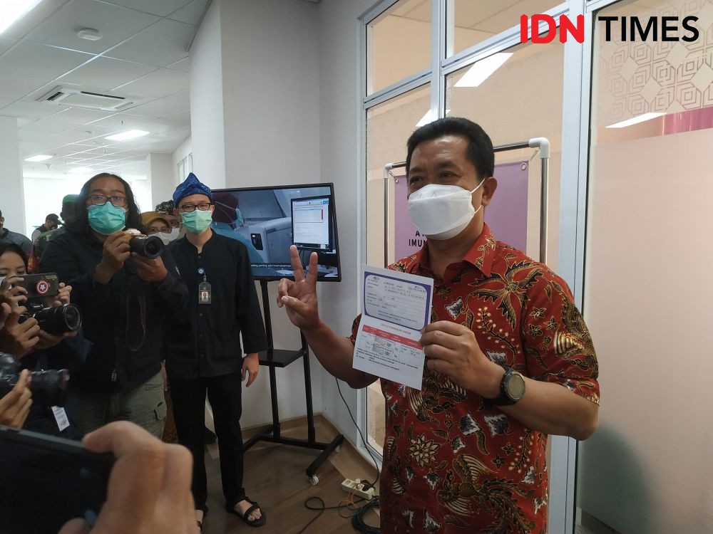 10.807 Nakes Kota Bandung Sudah Terima Vaksin COVID-19 Tahap Pertama