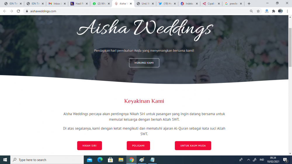 Di Lombok, Spanduk Aisha Weddings Dipasang dekat Kantor Desa