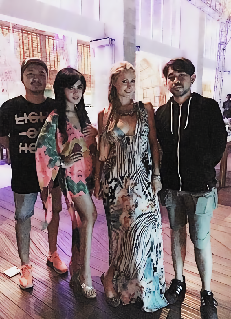 Sama-sama Hits! 10 Momen Persahabatan Syahrini dan Paris Hilton