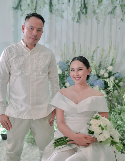 Batal Menikah, 10 Potret Kenangan Vicky Prasetyo dan Kalina