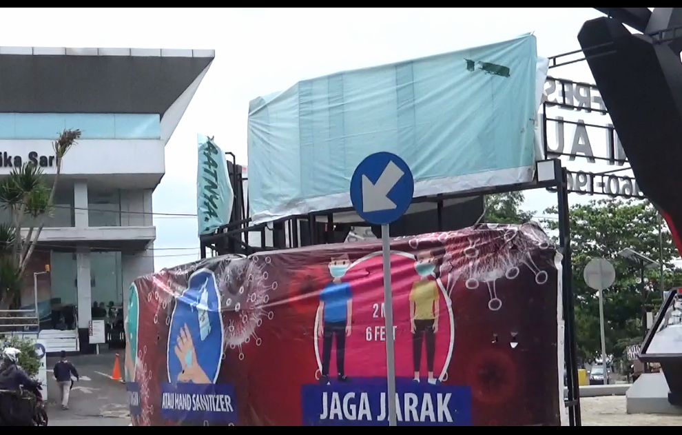 Reklame di Monumen Pesawat Malang, Terancam Dibongkar