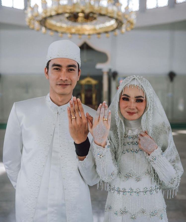 10 Seleb Yang Jalani Ramadan Pertama Bareng Suami Syahdu 0379