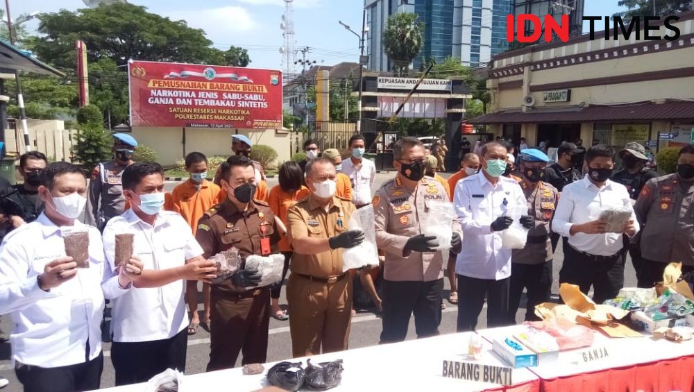 Jelang Ramadan, Polrestabes Makassar Musnahkan 4 Kilogram Narkoba