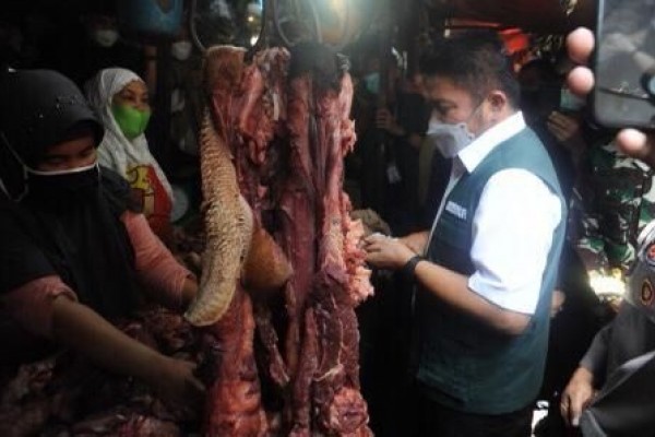 Harga Ayam dan Sapi Naik, Gubernur Sumsel Pastikan Terkendali