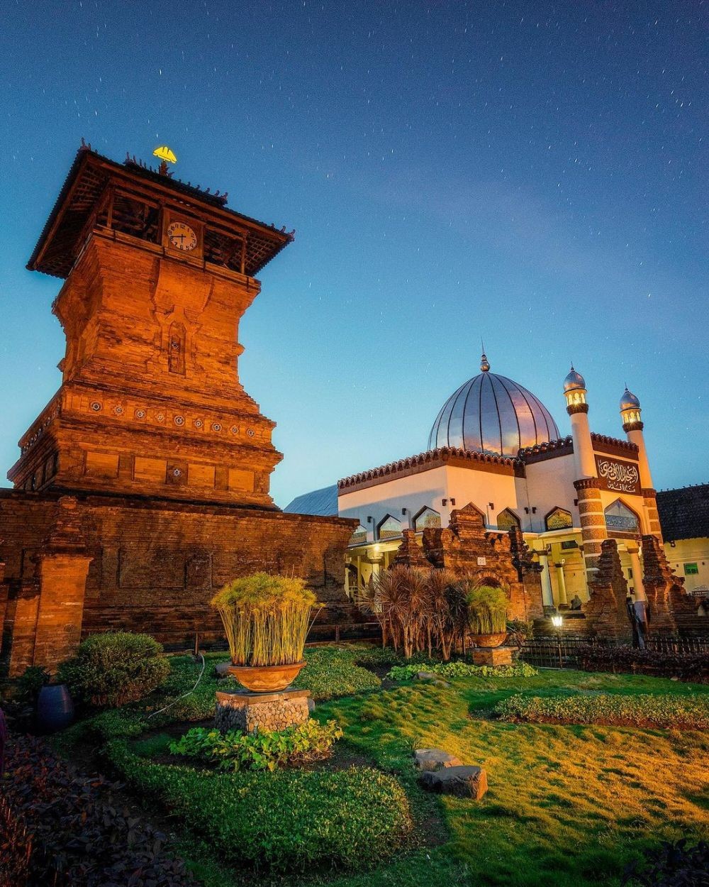 Wisata Religi Wali Songo di Pulau Jawa