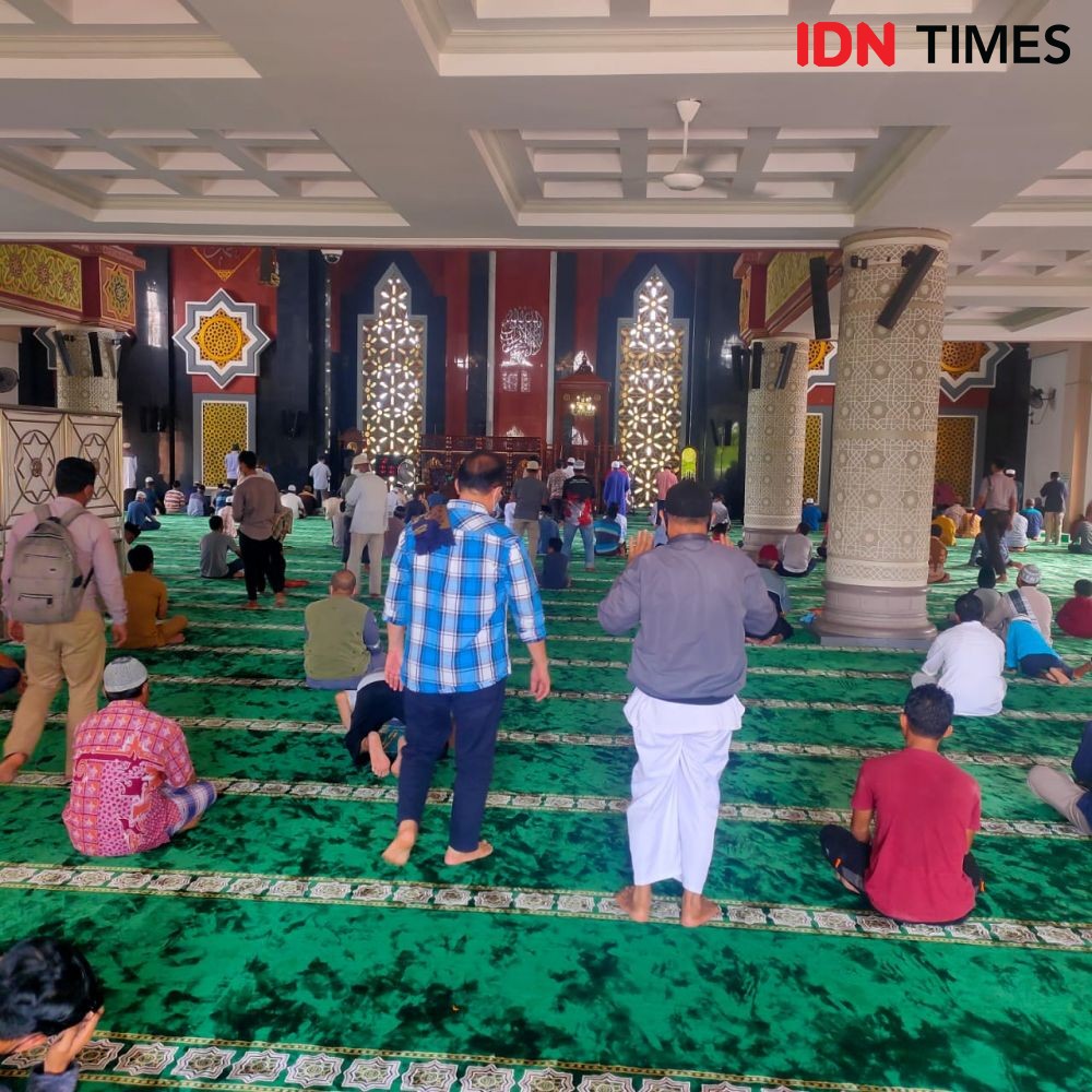 Salat Tarawih Masjid At Taqwa Balikpapan Diikuti Ribuan Jemaah