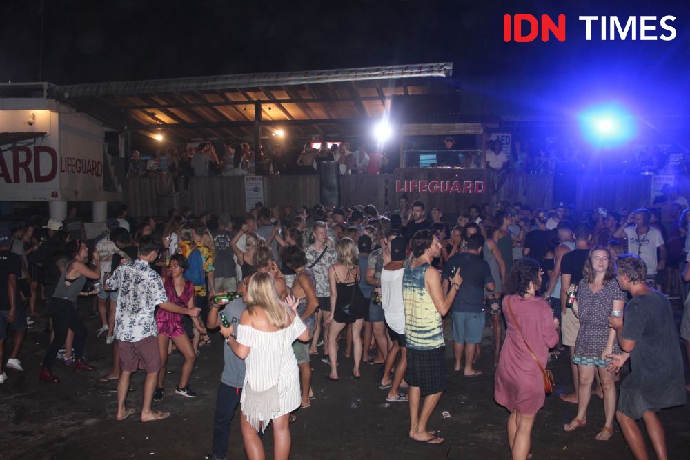 Rindu Beach Party di Kuta? Intip Potretnya saat Pandemik Belum Melanda