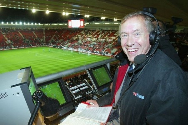 Aksi Teatrikal Cerdas Martin Tyler dan #GerakanMuteMassal