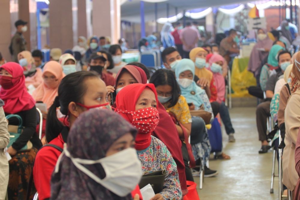 Hari Pertama Ramadan 2.500 Guru Kota Tangerang Divaksin