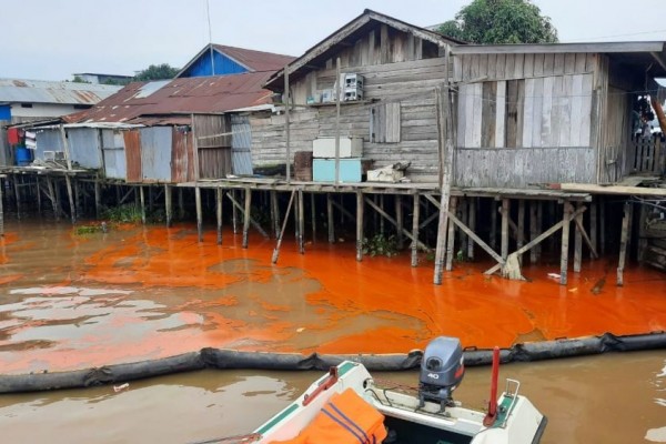 DLH Kaltim Minta Bantuan Pusat Telusuri Tumpahan CPO di Sungai Mahakam