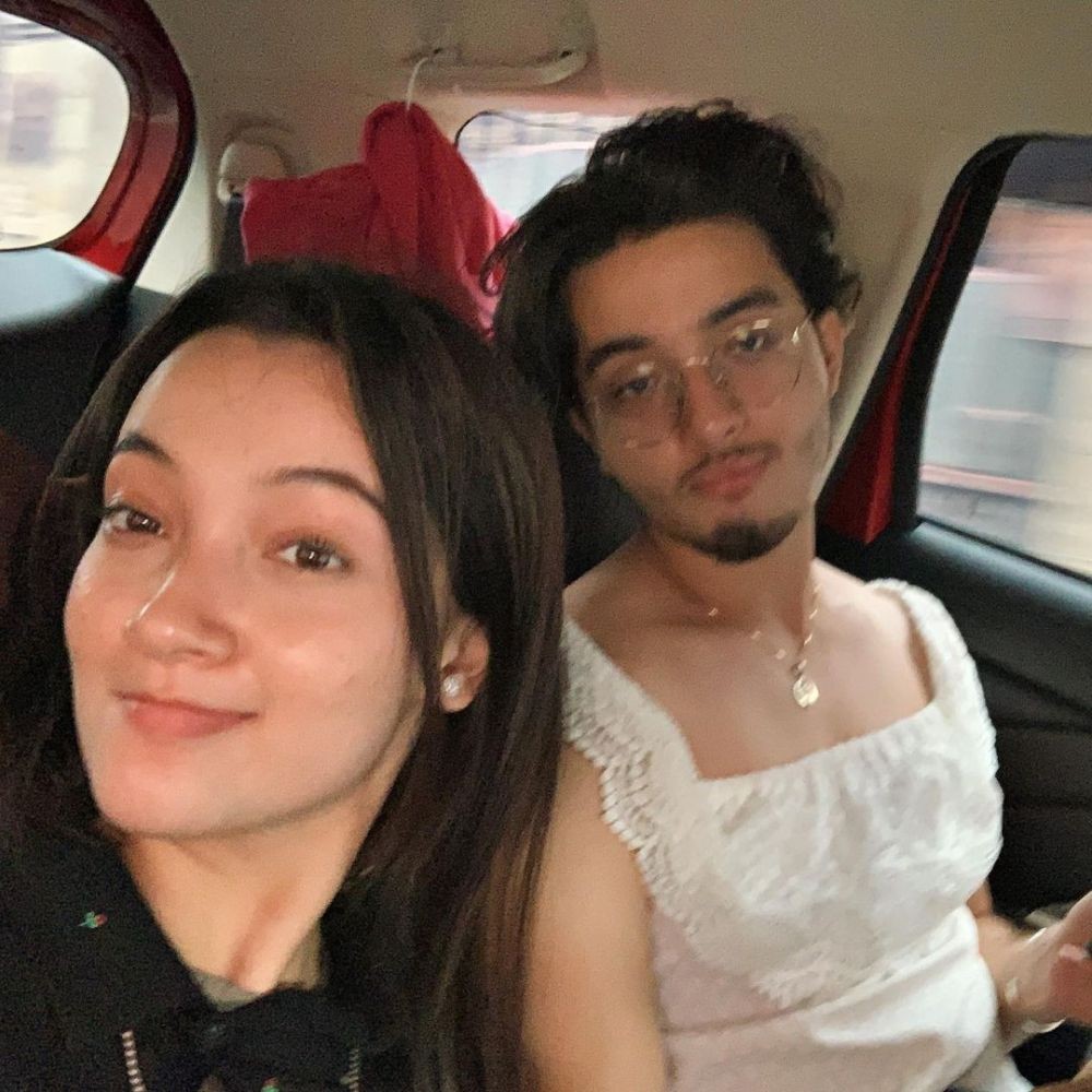 Gak Banyak yang Tahu, 15 Artis Berwajah Bule Ini Taat Jalani Puasa