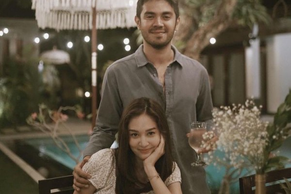 Dilamar, 10 Potret Mesra Faradilla Yoshi dan Bryan McKenzie