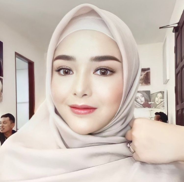 10 Gaya Pemotretan Amanda Manopo dengan Hijab