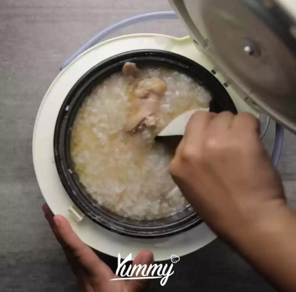 Resep Bubur Ayam Rice Cooker ala Yummy yang Lembut, Caranya Praktis 