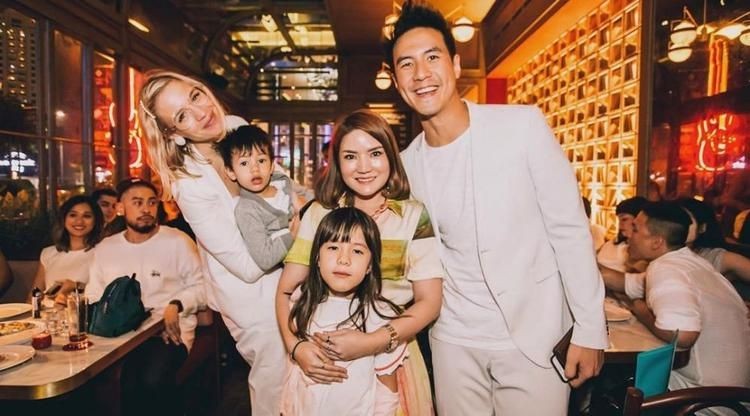 10 Foto Daniel Mananta dengan Istri dan Anaknya yang Jarang Terekspos