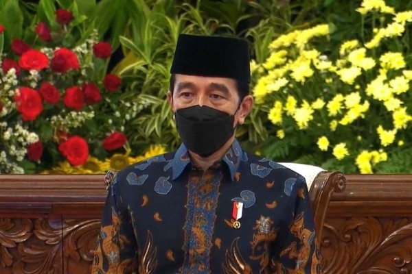Jokowi Imbau Pejabat Negara hingga BUMN Serahkan Zakat ke Amil Resmi