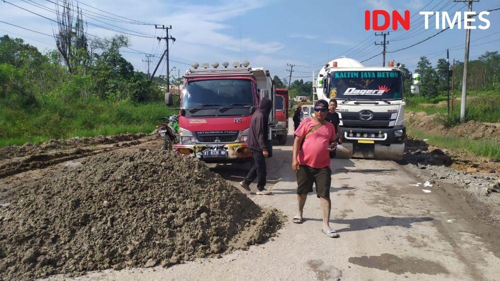 Jalan Tanah Datar Menuju Samarinda Masih Rusak, Sopir pun Mengeluh 