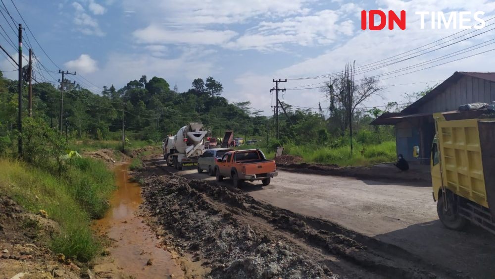 Jalur Menuju Bontang Rusak, Gubernur Kaltim Curhat Soal Ban Bocor