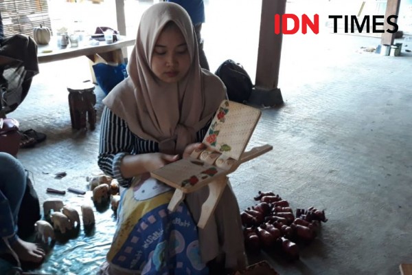 Pandemik Usai, Perajin Batik Kayu di Krebet Bantul Bangkit Lagi