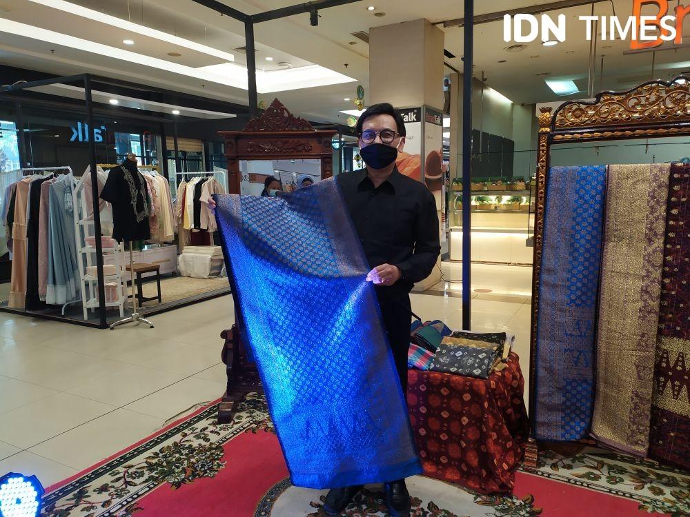 Suguhkan Songket Eksklusif Khas Palembang Lewat Pameran