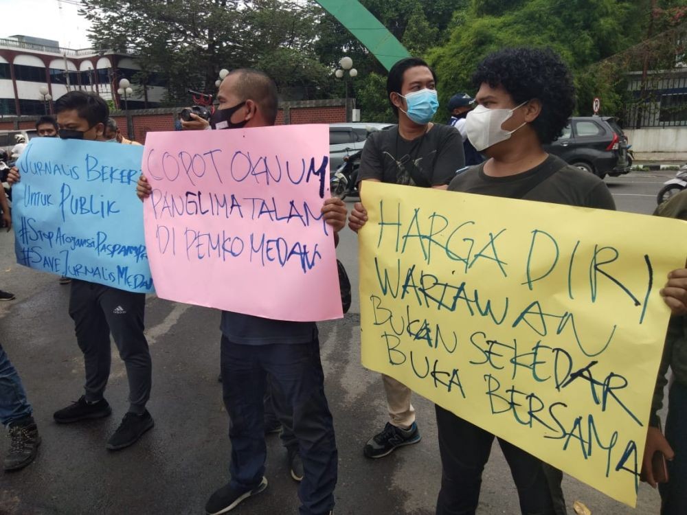 Jurnalis Kembali Geruduk Pemko Medan, Bobby Belum Juga Muncul