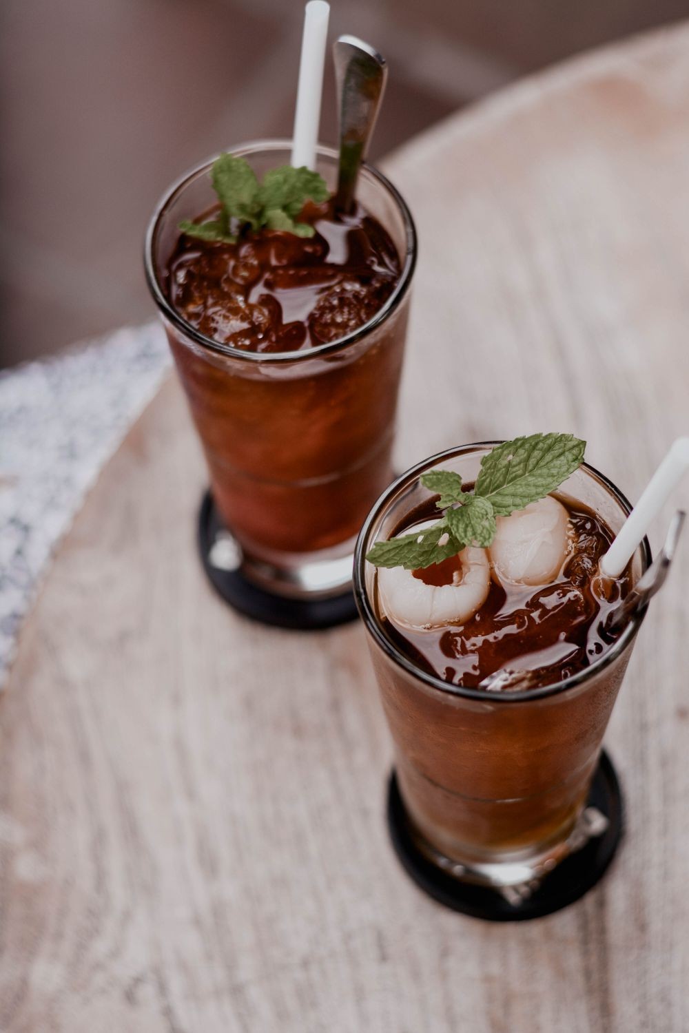 Menggiurkan! 10 Foto Es Teh yang Bisa Uji Keimanan Orang Puasa