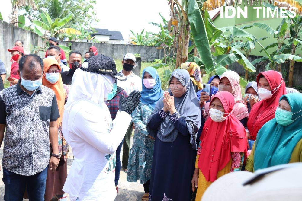 Siring Air Tersumbat Akibatkan Jalan IB I dan Sematang Borang Rusak