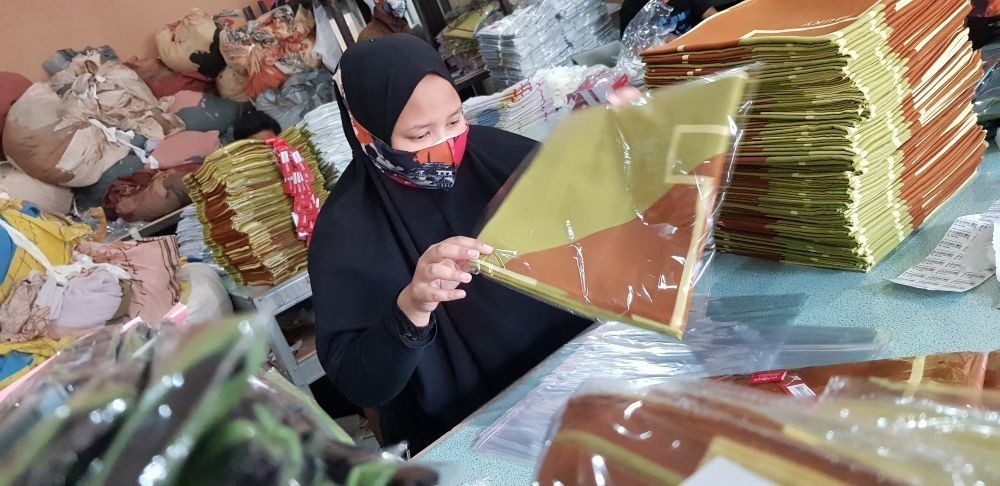 Berkah Ramadan, Pelaku IKM Kerudung di Kabupaten Bandung Untung Besar