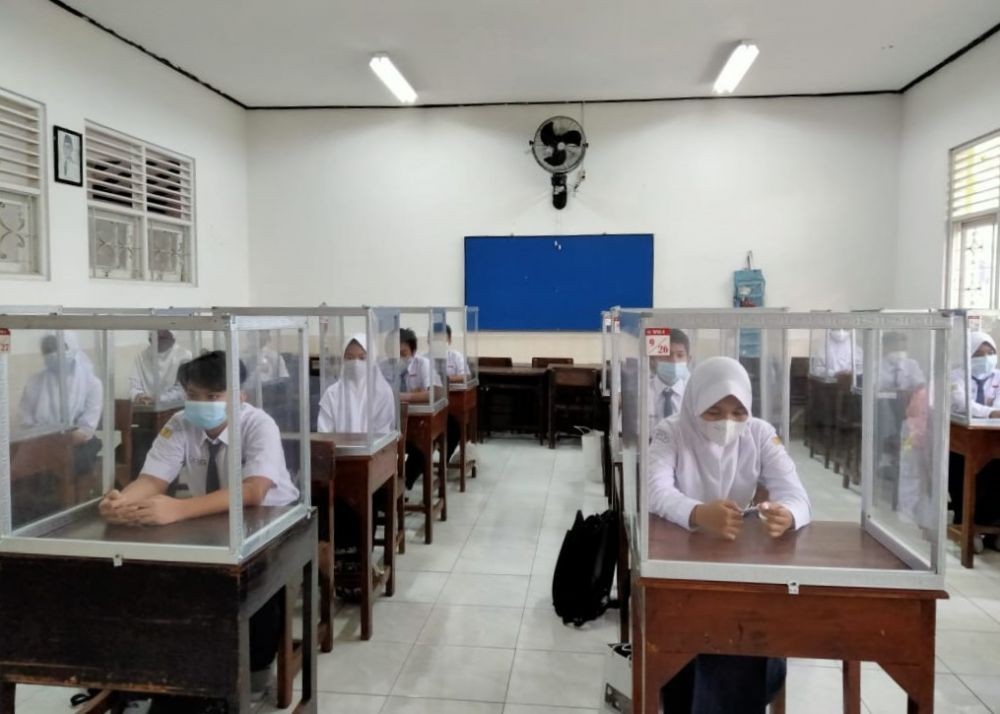 Evaluasi Uji Coba PTM Jateng, Ganjar Perintahkan Penambahan Kelas 