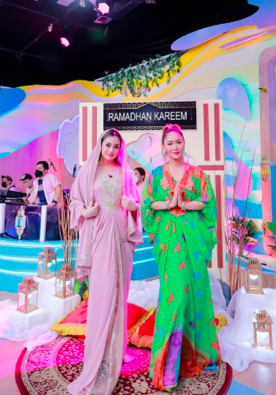 Prahara Keluarga, 10 Momen Move On Celine Evangelista dengan Bekerja