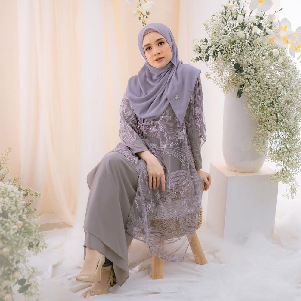 10 OOTD Kondangan Syar’i ala Adinda Amira, Adem Lihatnya!