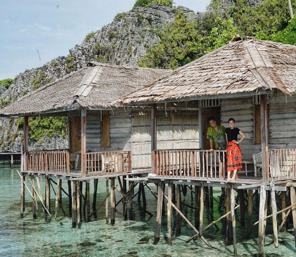 Tunggu Restu Mertua, 10 Potret Arie Kriting dan Indah ke Raja Ampat