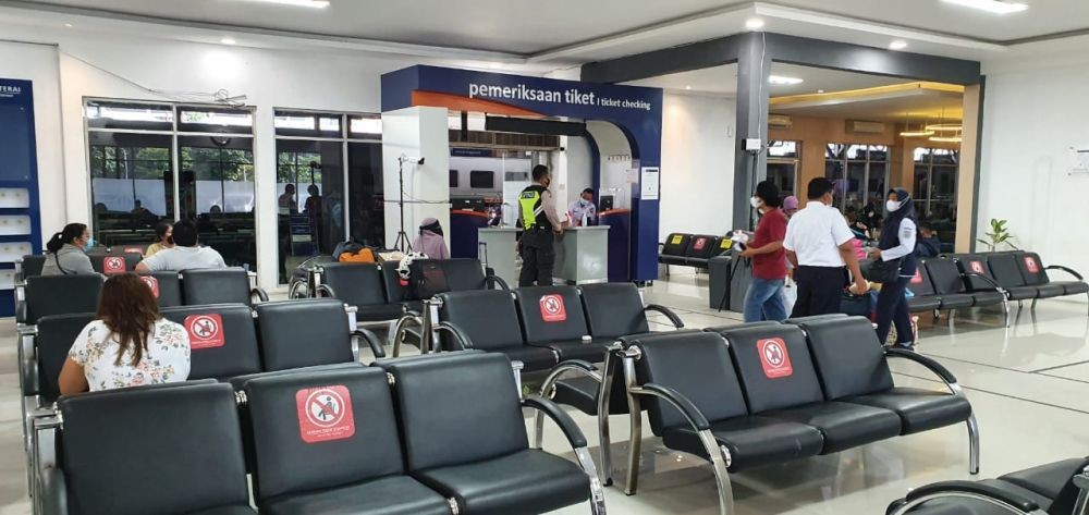 Wajib Vaksin, 52 KA Lokal di Daop 8 Surabaya Kembali Beroperasi