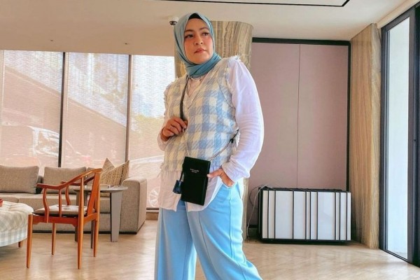 10 Potret Menawan Astrid, Istri Uya Kuya yang Fashionable Banget