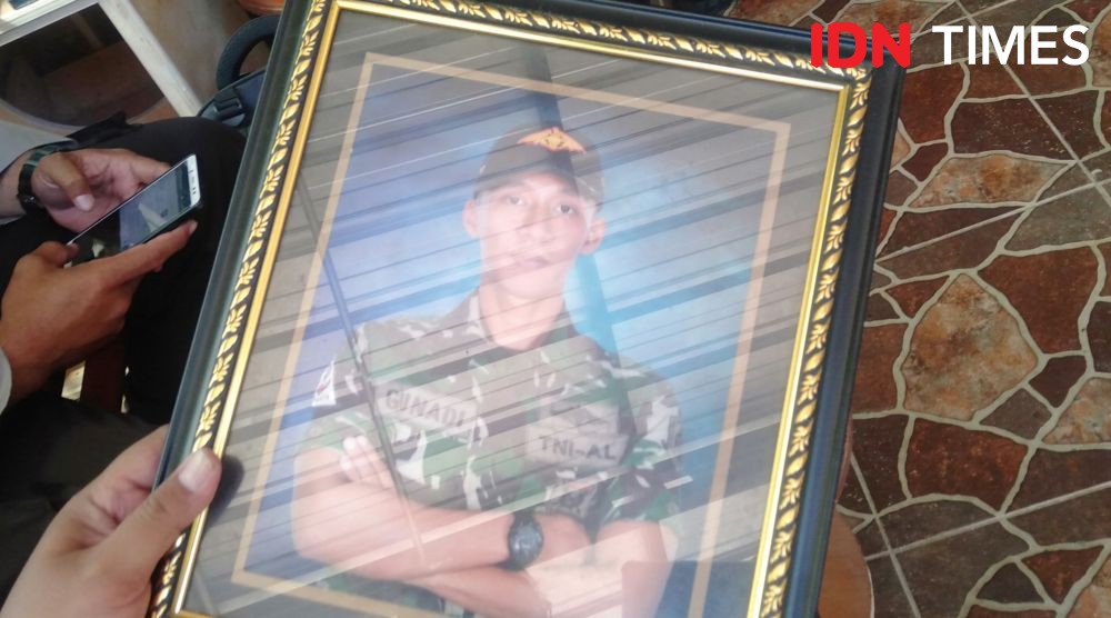 KRI Nanggala-402 Hilang Kontak, Keluarga Gunadi Berharap Mukjizat