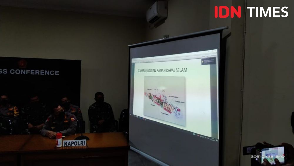 KRI Nanggala-402 Berada di Kedalaman 838 Meter, Terbelah 3