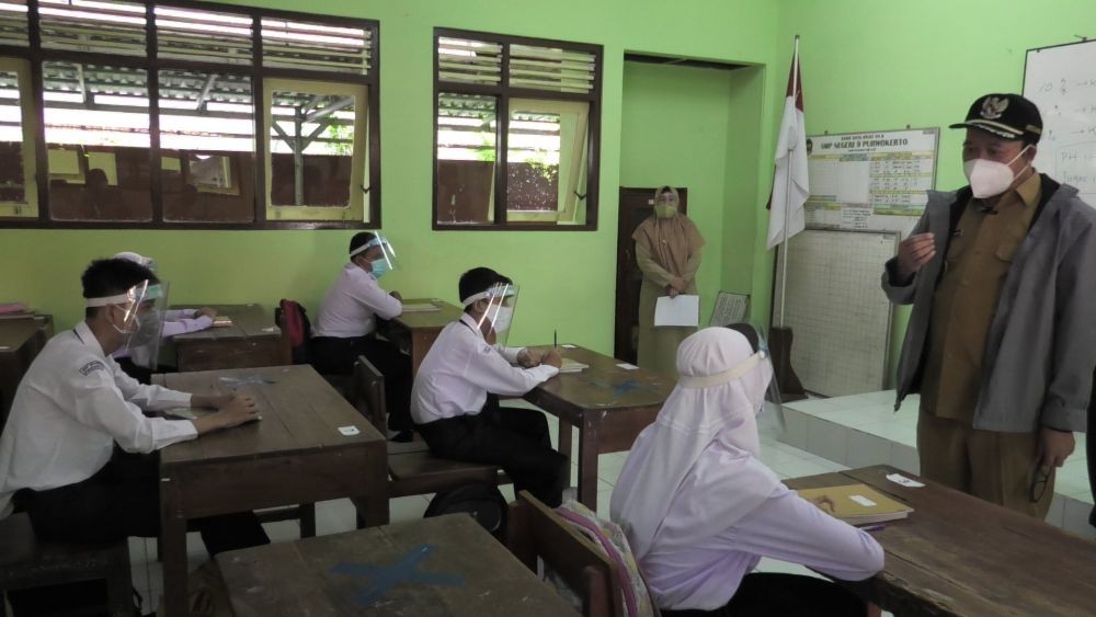 Masih Zona Merah, Simulasi Belajar Tatap Muka di Cirebon Dihentikan