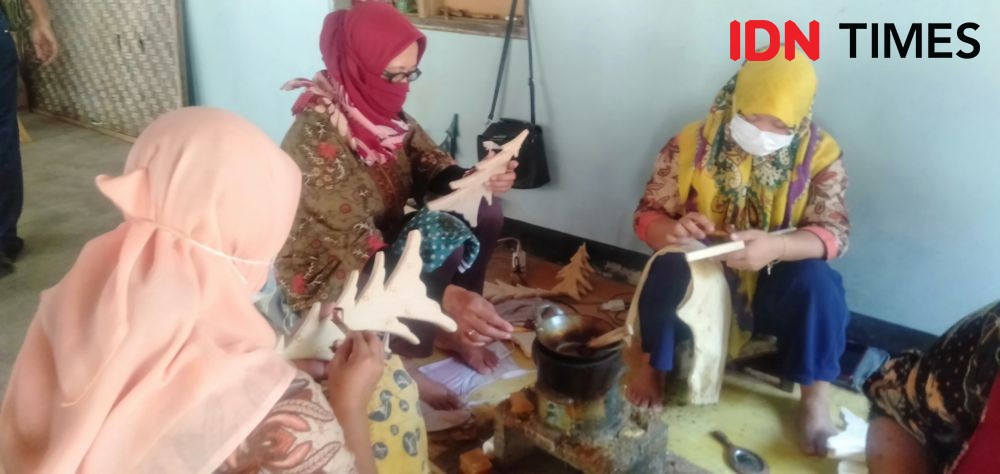 Pandemik Usai, Perajin Batik Kayu di Krebet Bantul Bangkit Lagi