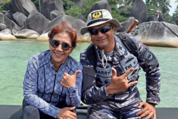 4 Potret Kenangan Susi Pudjiastuti Bersama Komandan KRI Nanggala-402