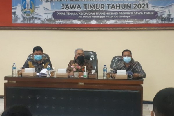 Belum Terima THR? Aduin Aja ke Posko Disnakertrans Bro!