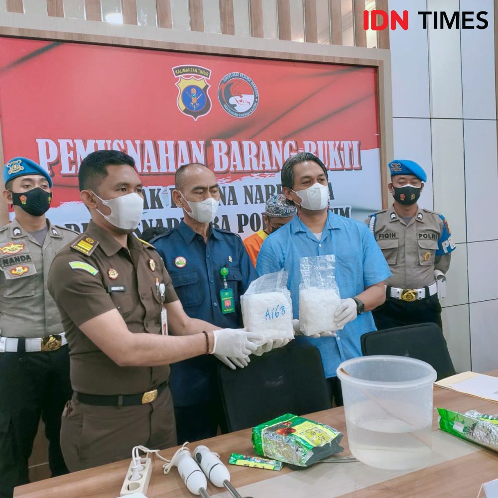 Polda Kaltim Musnahkan 2 Kg Sabu Malaysia  dan 50 Gram Ganja Aceh 