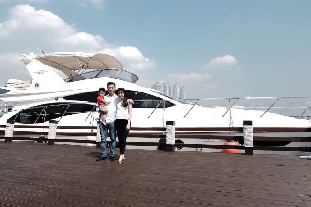 Isu Selingkuh, 10 Potret Pasangan Captain Vincent dan Novita Condro