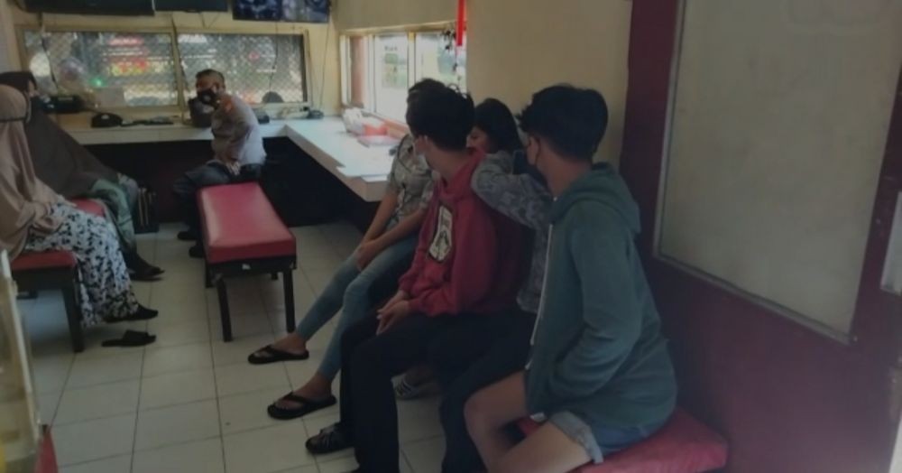 Polisi Pulangkan Muda-mudi yang Digerebek di Kamar Indekos